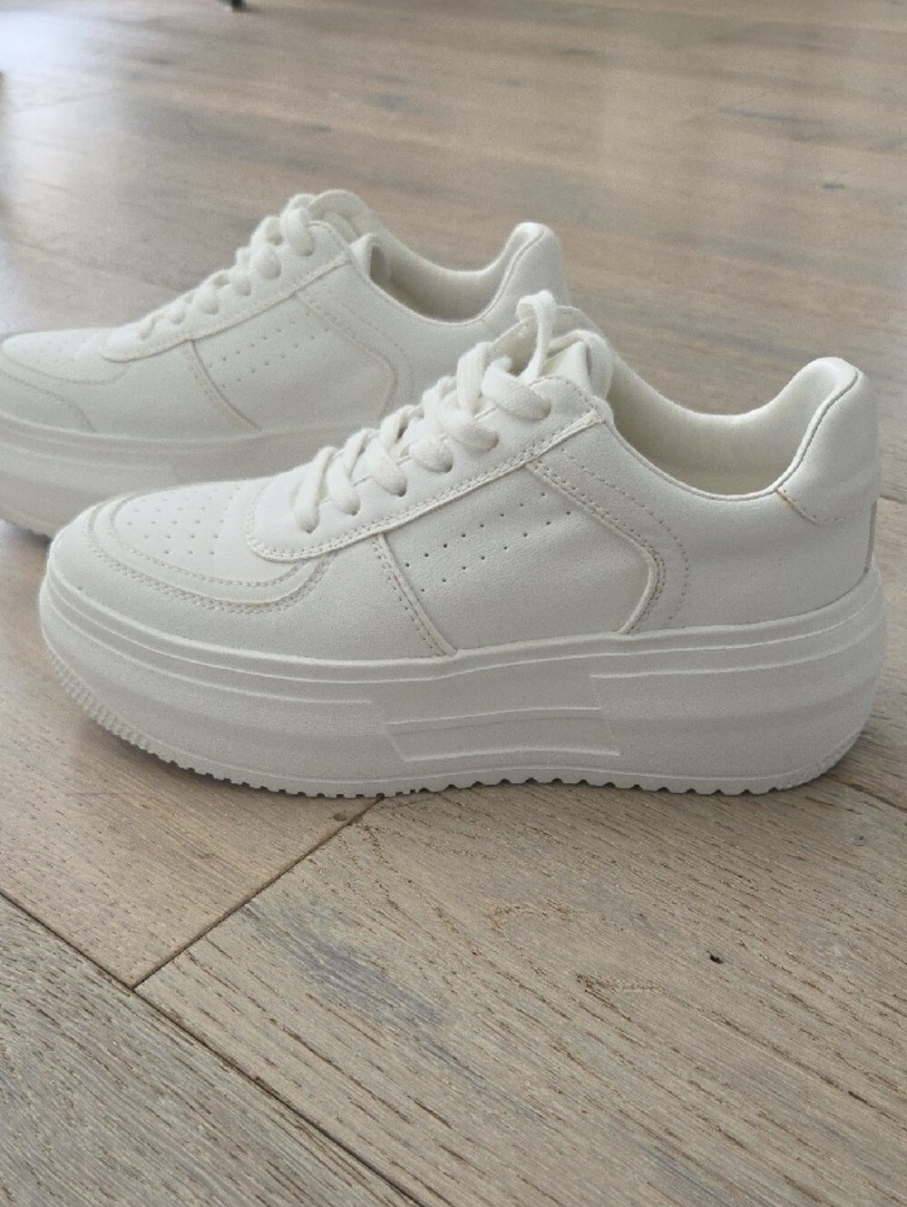 Steve MADDEN Platform Sneakers Size 7 - Picture 4 of 6